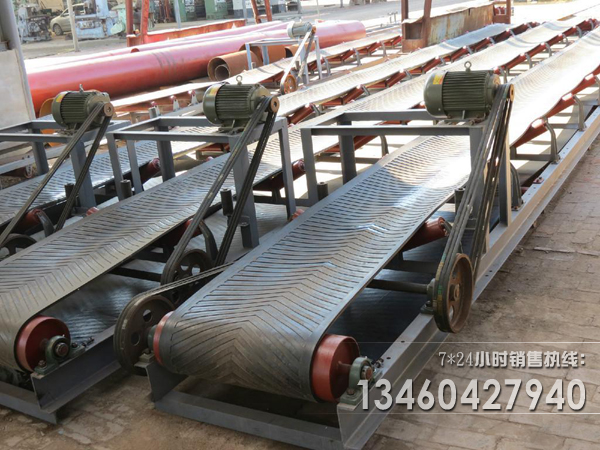 河南<a href='http://m.ljjyyl.cn/ss/pdj.html' title='皮帶輸送機' target='_blank'>皮帶輸送機</a>廠家介紹輸送托輥好壞的影響 河南皮帶輸送機廠家介紹輸送托輥好壞的影響